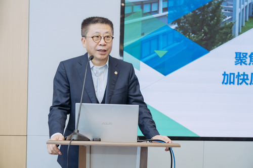 党委书记、副所长叶阳介绍所情